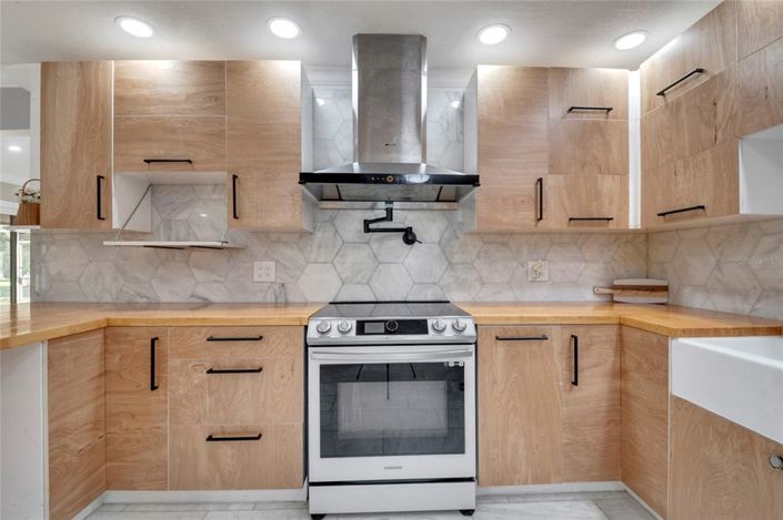 Image No.18-4 Bed Property for sale