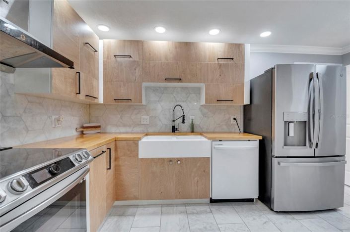 Image No.19-4 Bed Property for sale