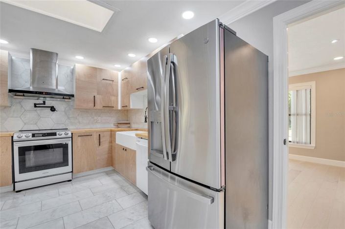 Image No.20-4 Bed Property for sale