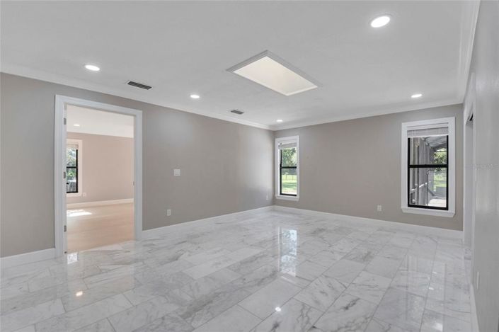 Image No.37-4 Bed Property for sale