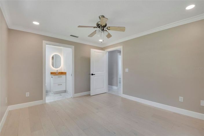 Image No.46-4 Bed Property for sale