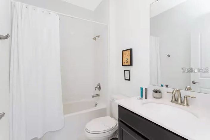 Image No.11-6 Bed Property for sale