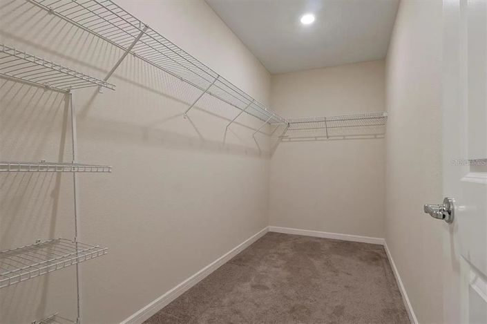 Image No.7-4 Bed Property for sale