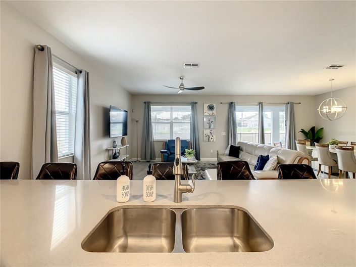 Image No.18-9 Bed Property for sale