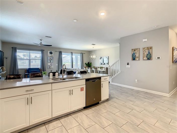 Image No.19-9 Bed Property for sale