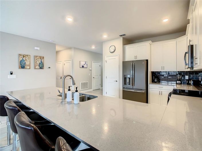 Image No.23-9 Bed Property for sale