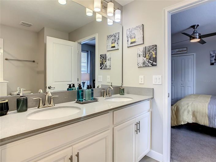 Image No.40-9 Bed Property for sale