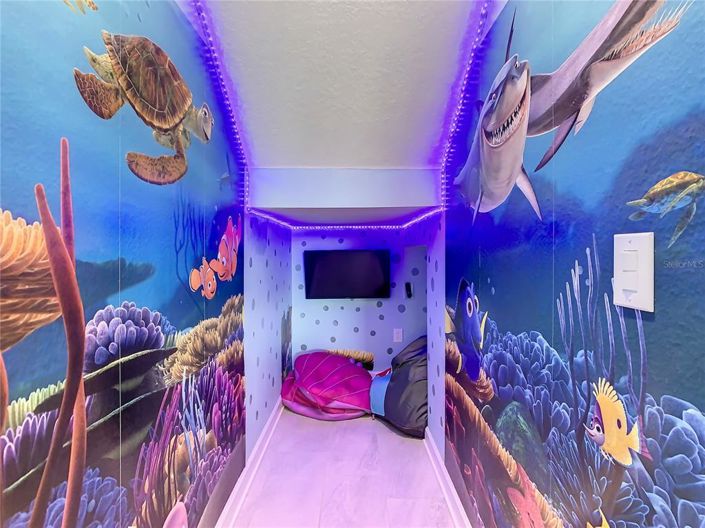 Image No.9-9 Bed Property for sale