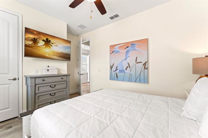 Image No.17-4 Bed Townhouse for sale