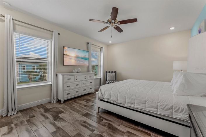 Image No.23-4 Bed Townhouse for sale