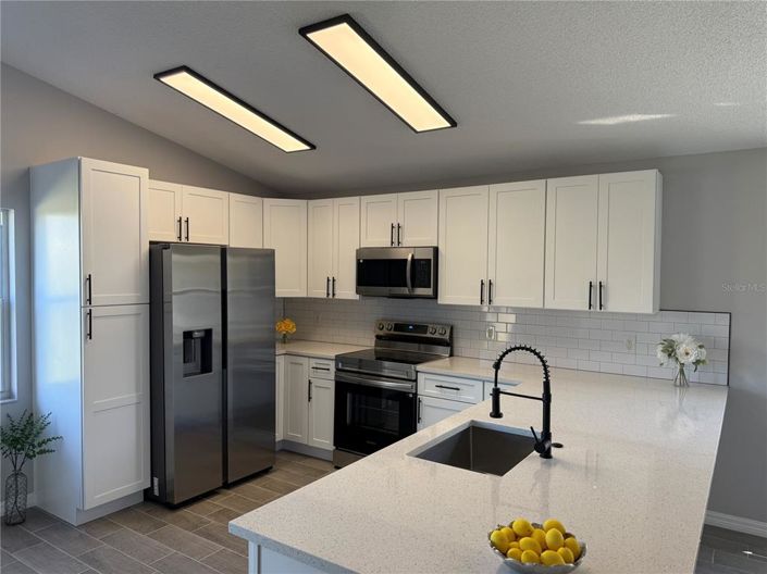 Image No.19-3 Bed Property for sale