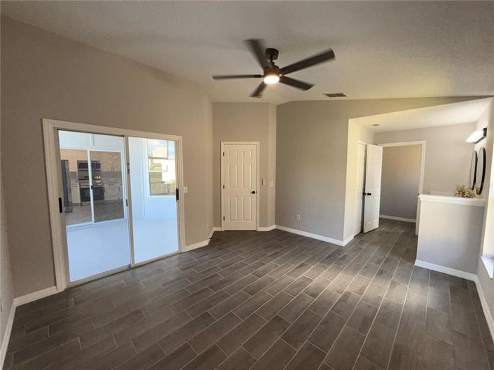 Image No.28-3 Bed Property for sale