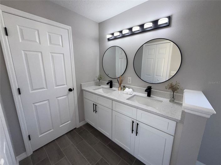 Image No.36-3 Bed Property for sale