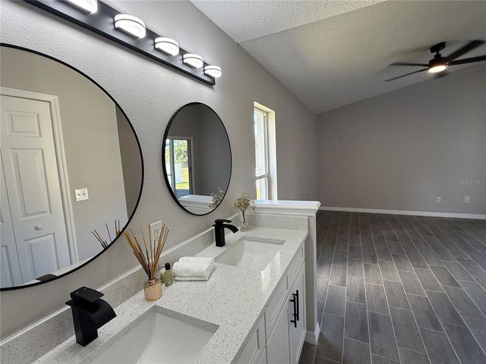 Image No.37-3 Bed Property for sale