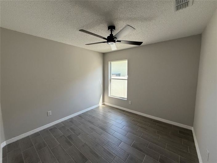 Image No.5-3 Bed Property for sale