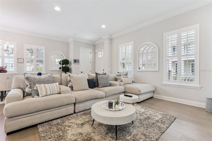 Image No.10-3 Bed Property for sale