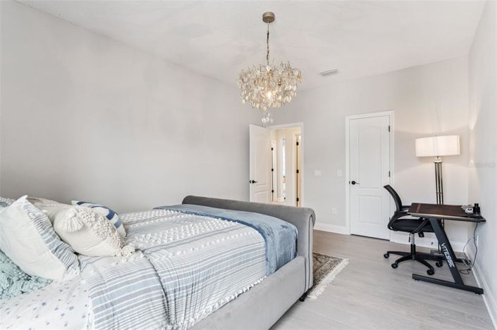 Image No.37-3 Bed Property for sale