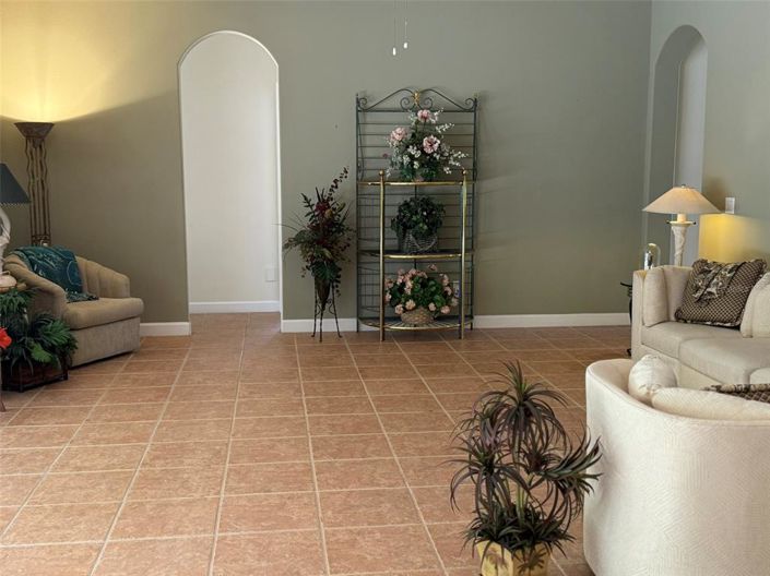 Image No.10-5 Bed Property for sale