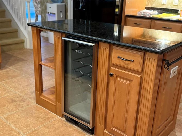 Image No.17-5 Bed Property for sale