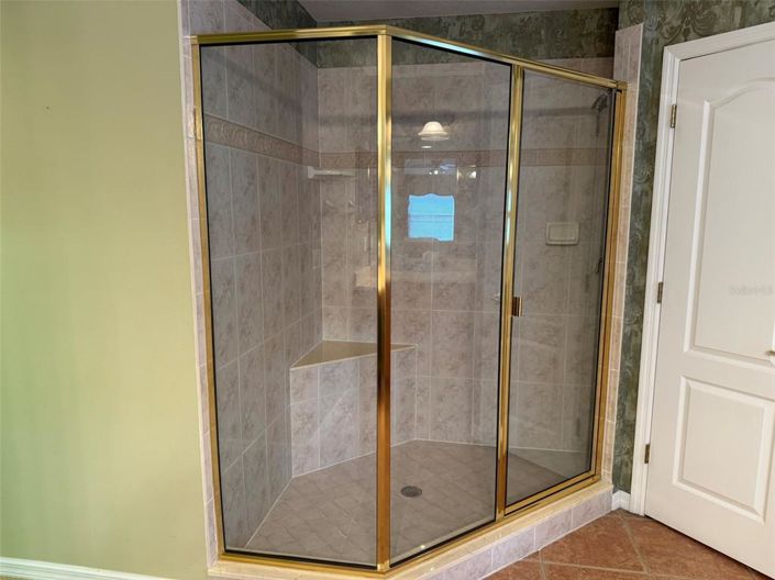 Image No.58-5 Bed Property for sale