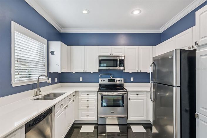 Image No.12-2 Bed Property for sale