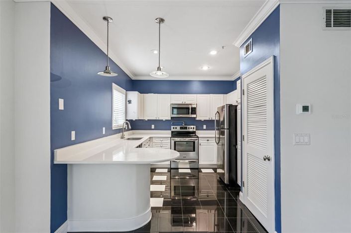 Image No.16-2 Bed Property for sale