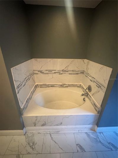 Image No.4-4 Bed Property for sale