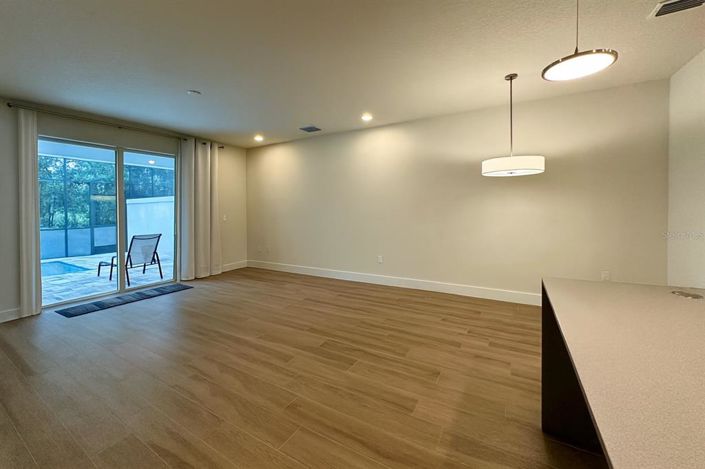 Image No.13-3 Bed Townhouse for sale