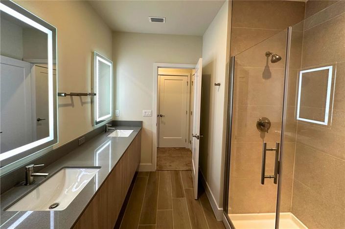 Image No.22-3 Bed Townhouse for sale