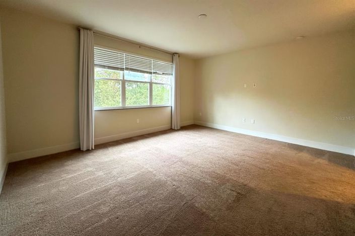 Image No.23-3 Bed Townhouse for sale