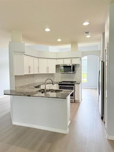 Image No.8-3 Bed Property for sale