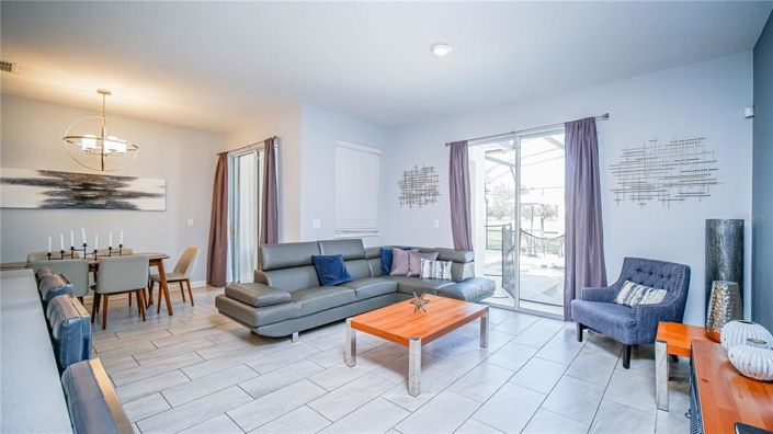 Image No.12-4 Bed Townhouse for sale