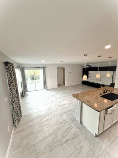 Image No.10-4 Bed Property for sale