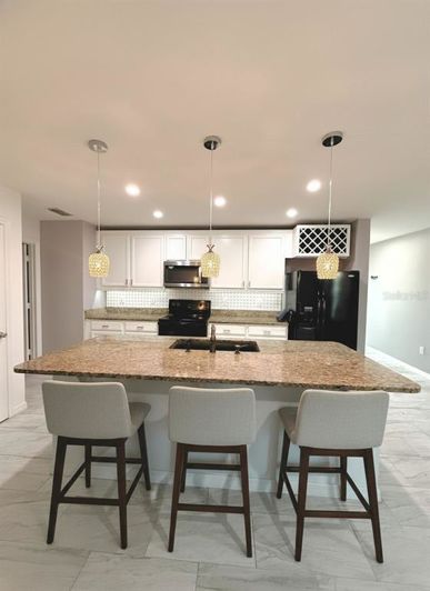 Image No.11-4 Bed Property for sale