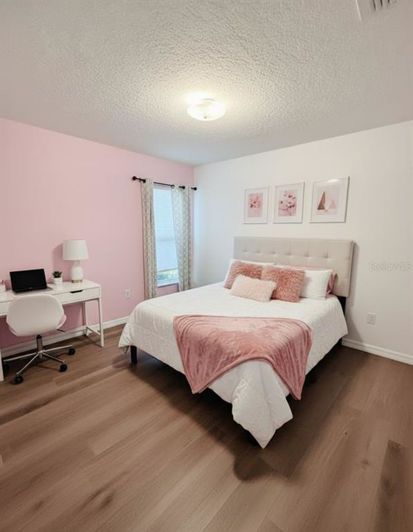 Image No.17-4 Bed Property for sale