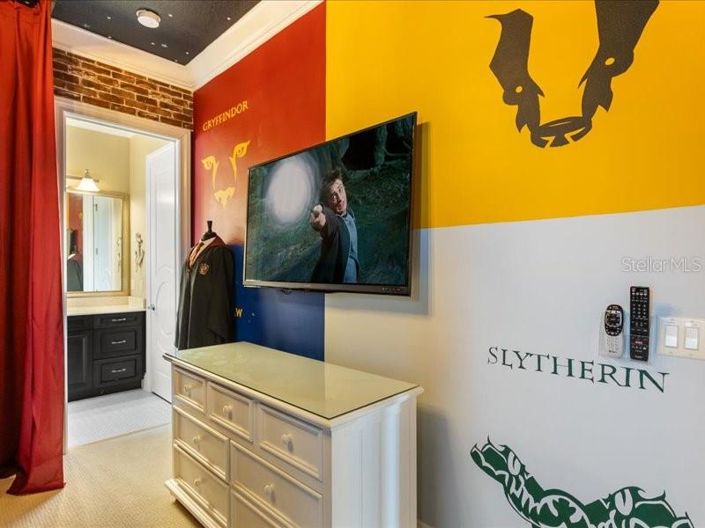 Image No.23-6 Bed Property for sale