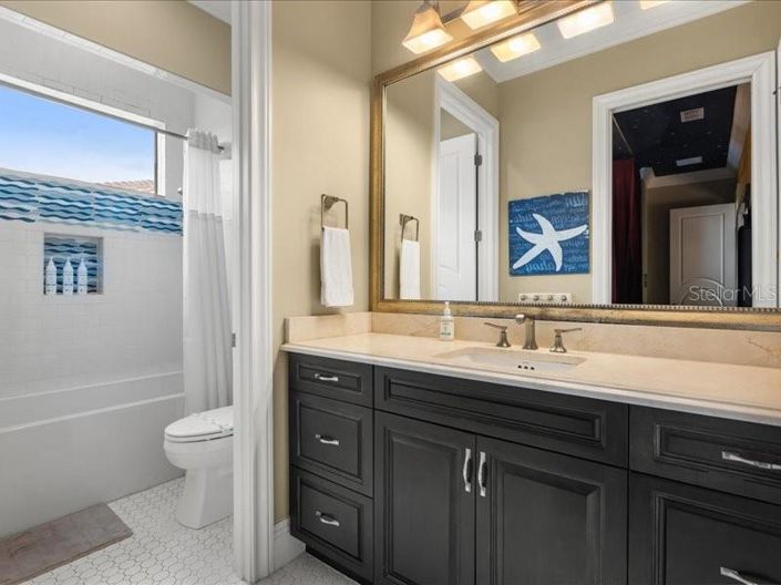 Image No.24-6 Bed Property for sale