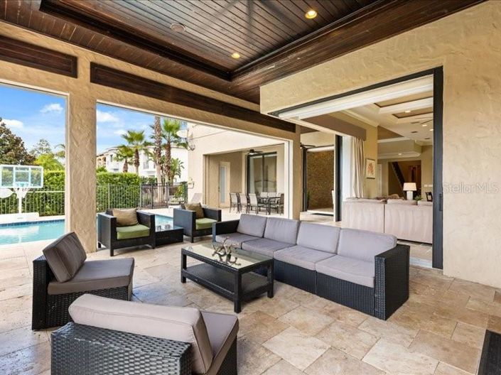 Image No.30-6 Bed Property for sale