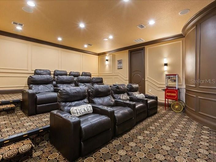 Image No.32-6 Bed Property for sale