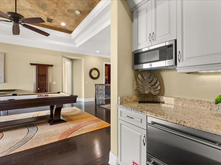 Image No.41-6 Bed Property for sale