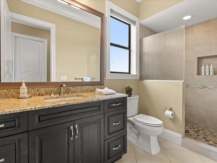 Image No.42-6 Bed Property for sale