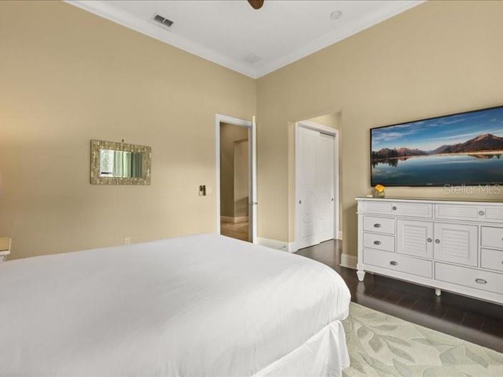 Image No.49-6 Bed Property for sale