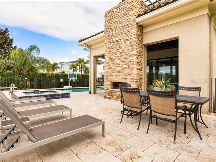 Image No.55-6 Bed Property for sale