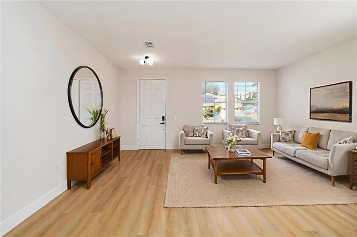 Image No.10-4 Bed Property for sale