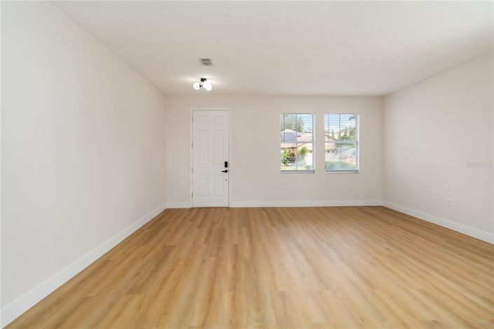 Image No.11-4 Bed Property for sale