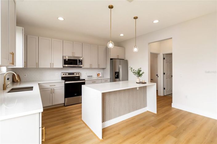 Image No.17-4 Bed Property for sale