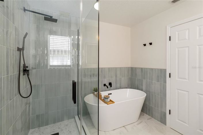 Image No.5-4 Bed Property for sale