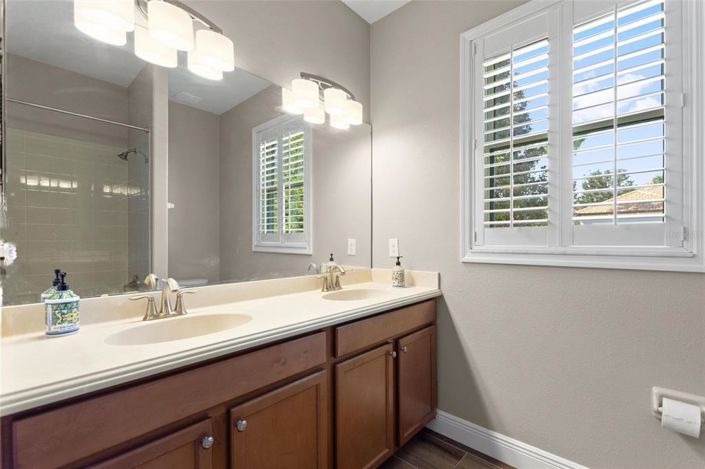 Image No.20-4 Bed Property for sale