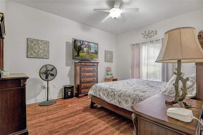 Image No.17-3 Bed Property for sale