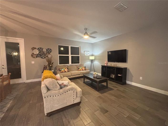 Image No.12-4 Bed Property for sale